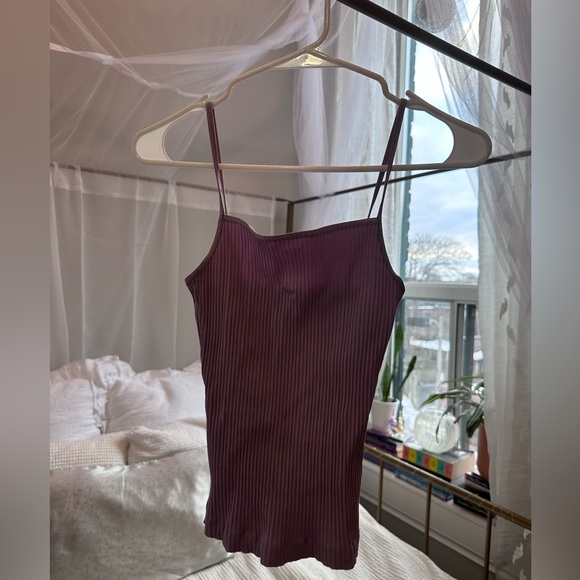 ARITZIA Lilac ribbed tank top - Picture 3 of 6